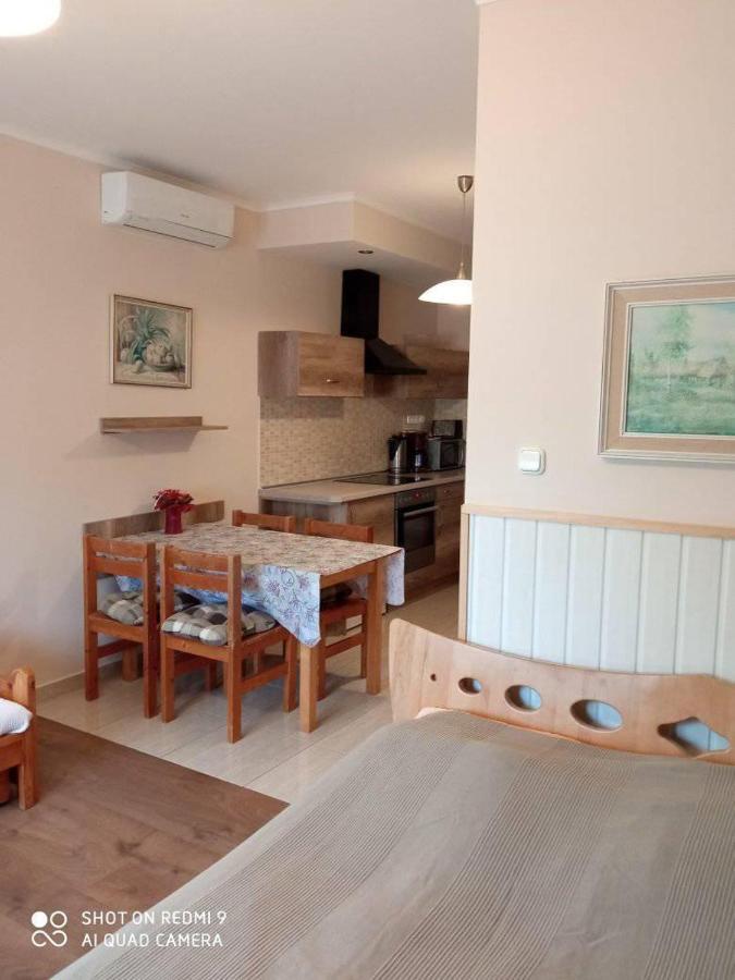 Besenyei Apartman Sárvár Exteriör bild