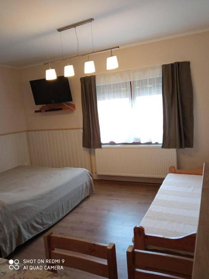 Besenyei Apartman Sárvár Exteriör bild